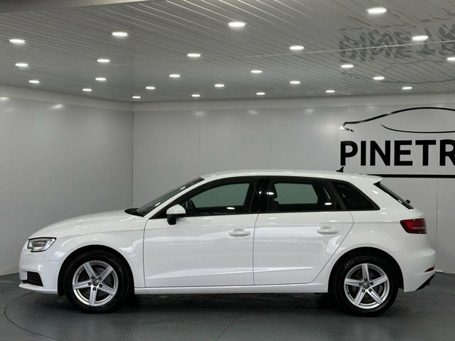 Audi A3 1.0 Tfsi 30 Se Technik Sportback HJ68MFV White #3