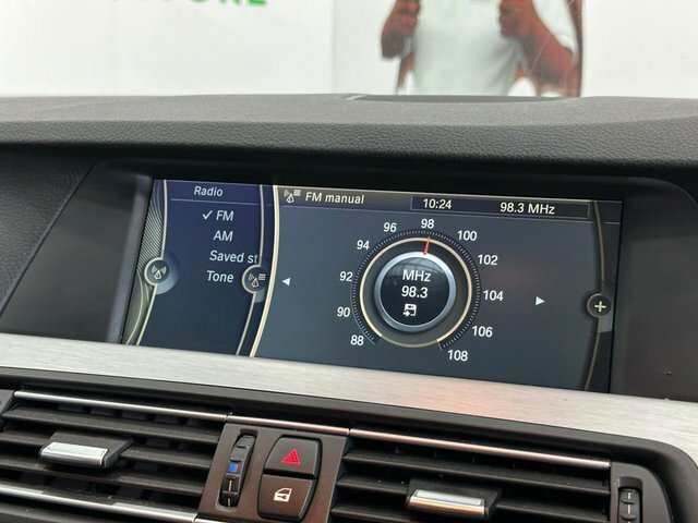 BMW 5 Series 2.0 520D Se Touring Steptronic Euro 5 White #23