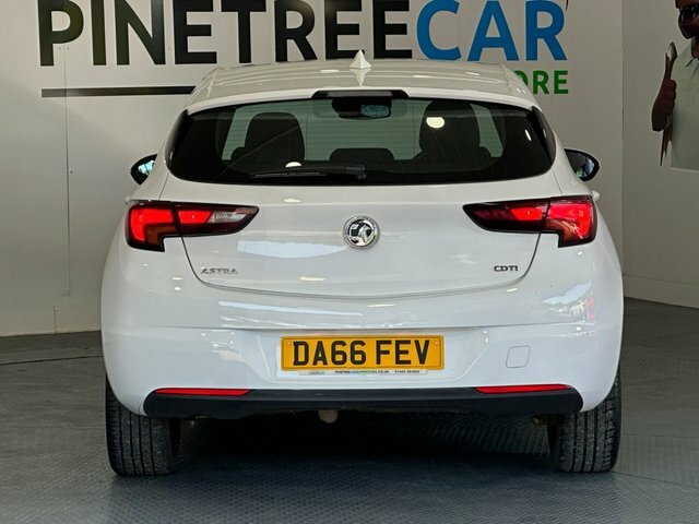 Vauxhall Astra 1.6 Cdti Blueinjection Sri Nav Hatchback Diese White #6