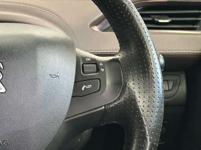 Peugeot 2008 1.4L Active Red #18