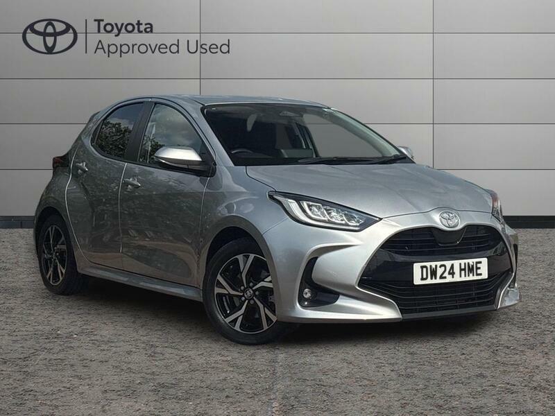 Toyota Yaris 1.5 Vvt-h Design Hatchback Hybrid E-cvt Silver