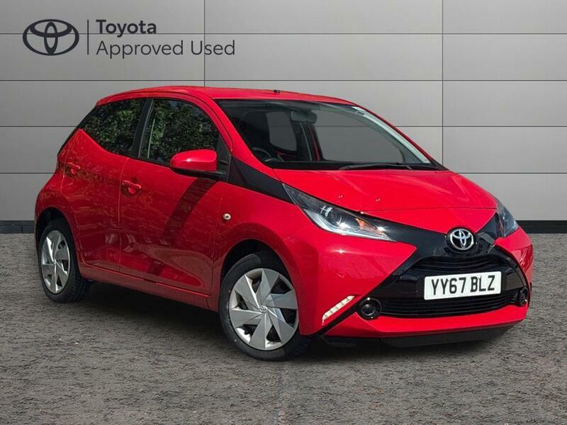 Toyota Aygo 1.0 Vvt-i X-play Hatchback X-shift Euro Red