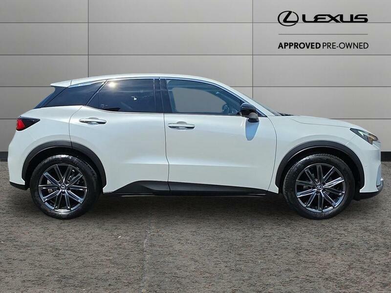 Lexus LBX 1.5 Vvt-ie Takumi E-cvt Euro 6 Ss White #2
