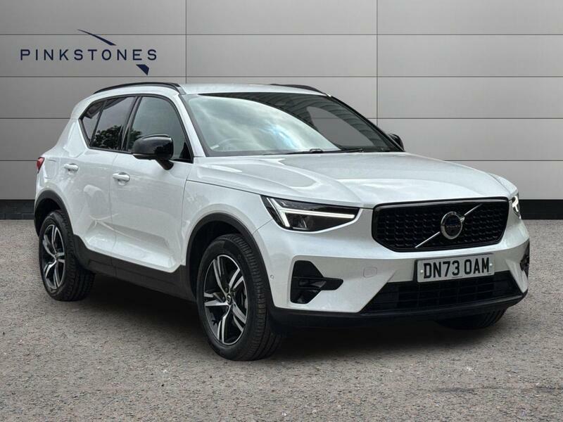 Volvo XC40 2.0 B3 Mhev Plus Dark Dct Euro 6 Ss White