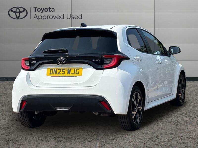 Toyota Yaris 1.5 Vvt-h Design E-cvt Euro 6 Ss White #3
