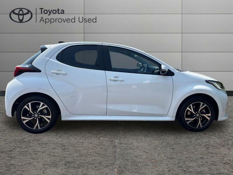 Toyota Yaris 1.5 Vvt-h Design E-cvt Euro 6 Ss White #2