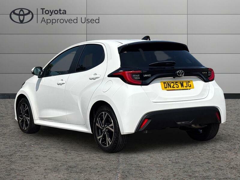 Toyota Yaris 1.5 Vvt-h Design E-cvt Euro 6 Ss White #5