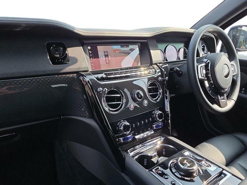 Rolls-Royce Cullinan 6.75 V12 Black Badge Suv 4Wd Euro Black #2