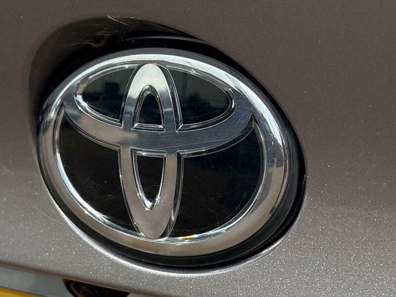 Toyota C-Hr Excel White #47