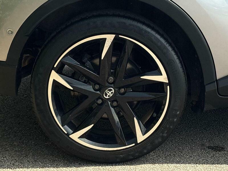 Toyota C-Hr Excel White #44
