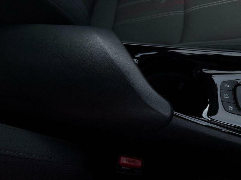 Toyota C-Hr Excel White #29