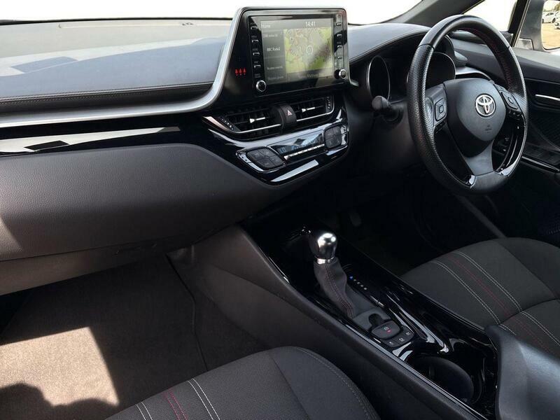 Toyota C-Hr Excel White #15
