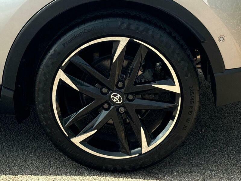 Toyota C-Hr Excel White #43