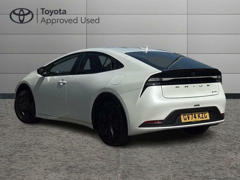 Toyota Prius 2.0 13.6Kwh Design Hatchback Plug-in Hy White #5