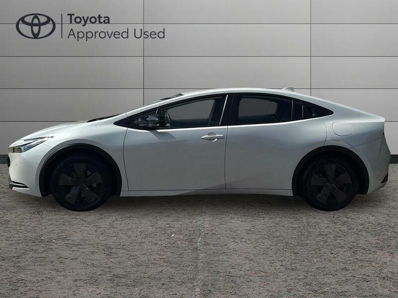 Toyota Prius 2.0 13.6Kwh Design Hatchback Plug-in Hy White #6