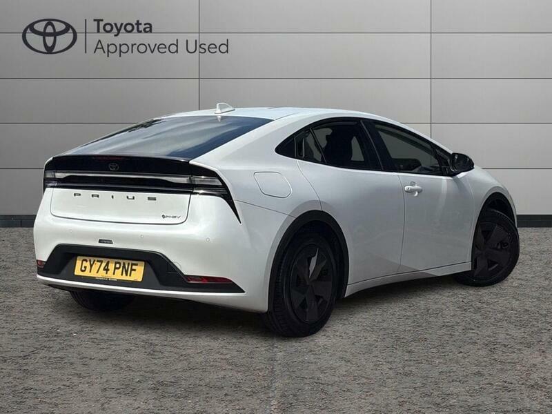 Toyota Prius 2.0 13.6Kwh Design Hatchback Plug-in Hy White #3