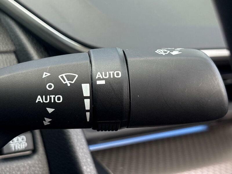 Toyota Prius 2.0 Phev Excel Cvt Hatchback #34