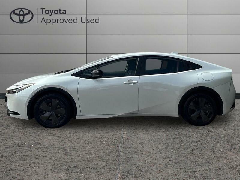 Toyota Prius 2.0 13.6Kwh Design Hatchback Plug-in Hy White #6