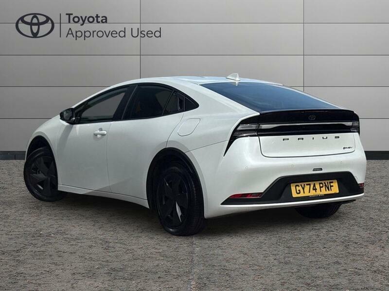 Toyota Prius 2.0 13.6Kwh Design Hatchback Plug-in Hy White #5