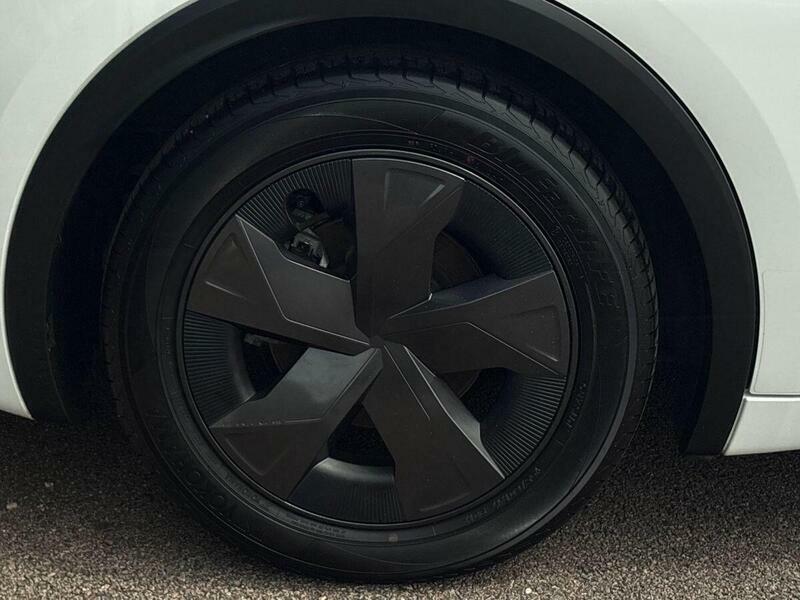 Toyota Prius 2.0 Phev Excel Cvt Hatchback #46