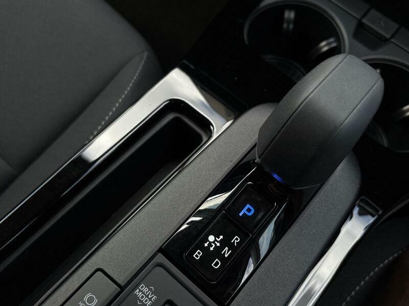 Toyota Prius 2.0 Phev Excel Cvt Hatchback #28