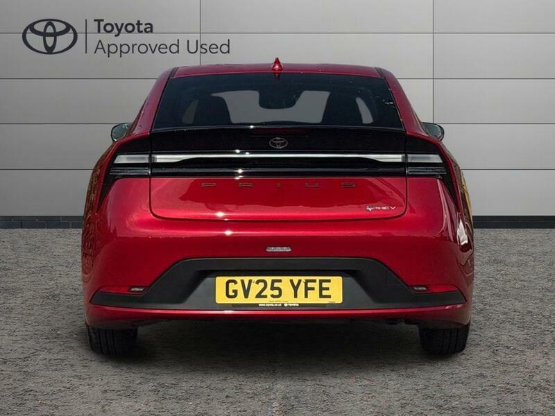 Toyota Prius 2.0 13.6Kwh Design Hatchback Plug-in Hy  #4