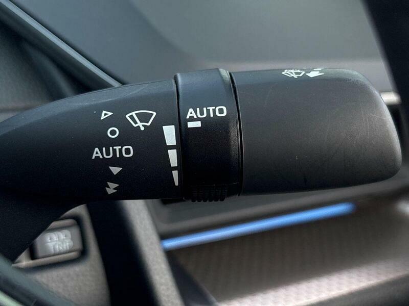 Toyota Prius 2.0 Phev Excel Cvt  #34