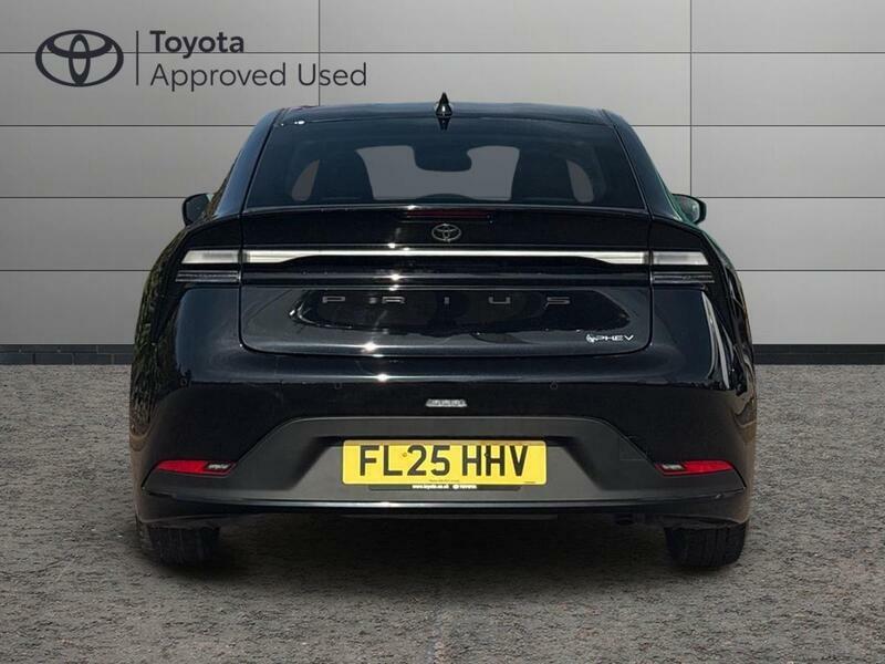 Toyota Prius 2.0 13.6Kwh Design Hatchback Plug-in Hy Black #4