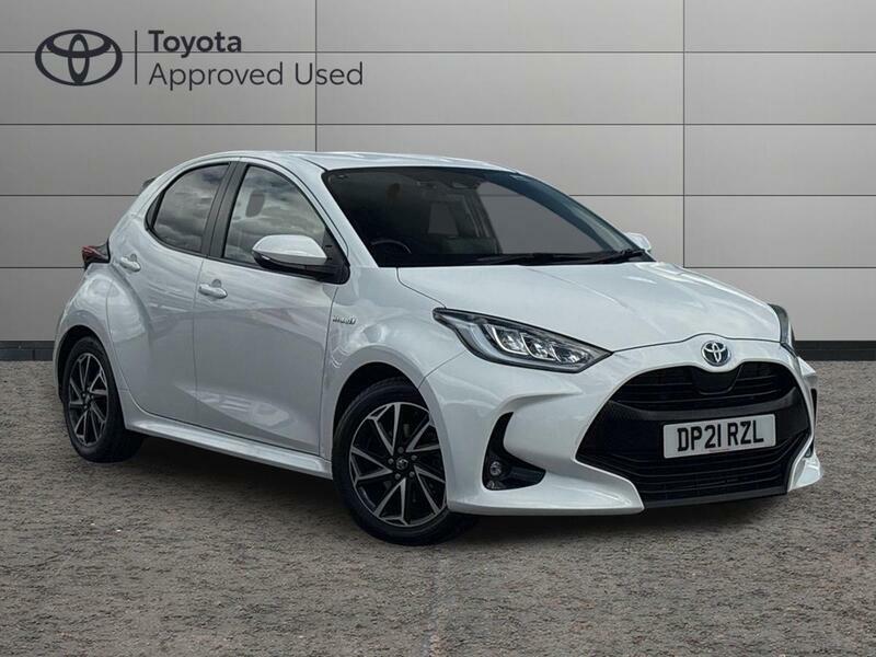 Toyota Yaris 1.5 Vvt-h Design Hatchback Hybrid E-cvt White