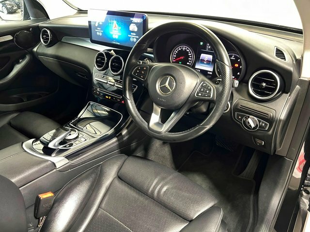 Mercedes-Benz GLC Class 2017 2.1 Glc220d Se Executive G-tronic 4Matic Eu Black #4