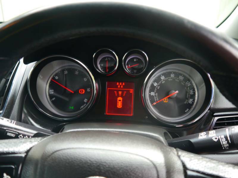 Vauxhall Zafira Design Red #11