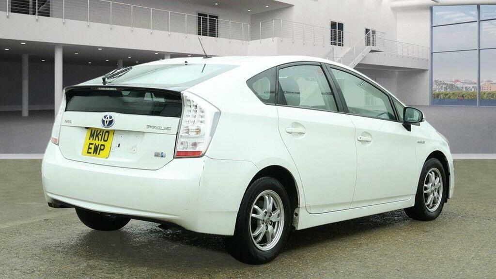 Toyota Prius 1.8 Vvt-h T Spirit Cvt Euro 5 Ss White #6