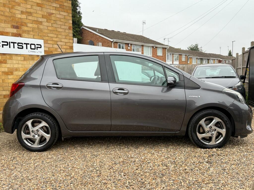 Toyota Yaris 1.5 Vvt-h Icon E-cvt Euro 6 Grey #3