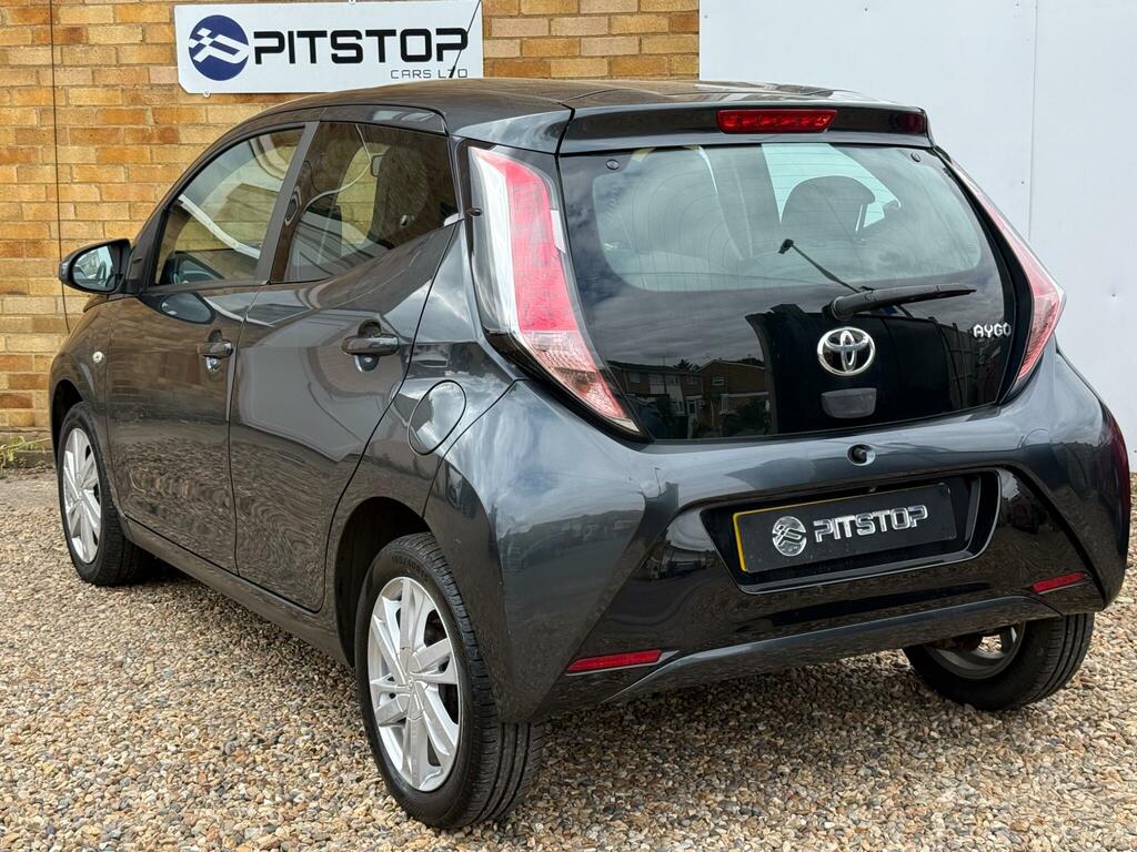 Toyota Aygo X X-pression Grey #2