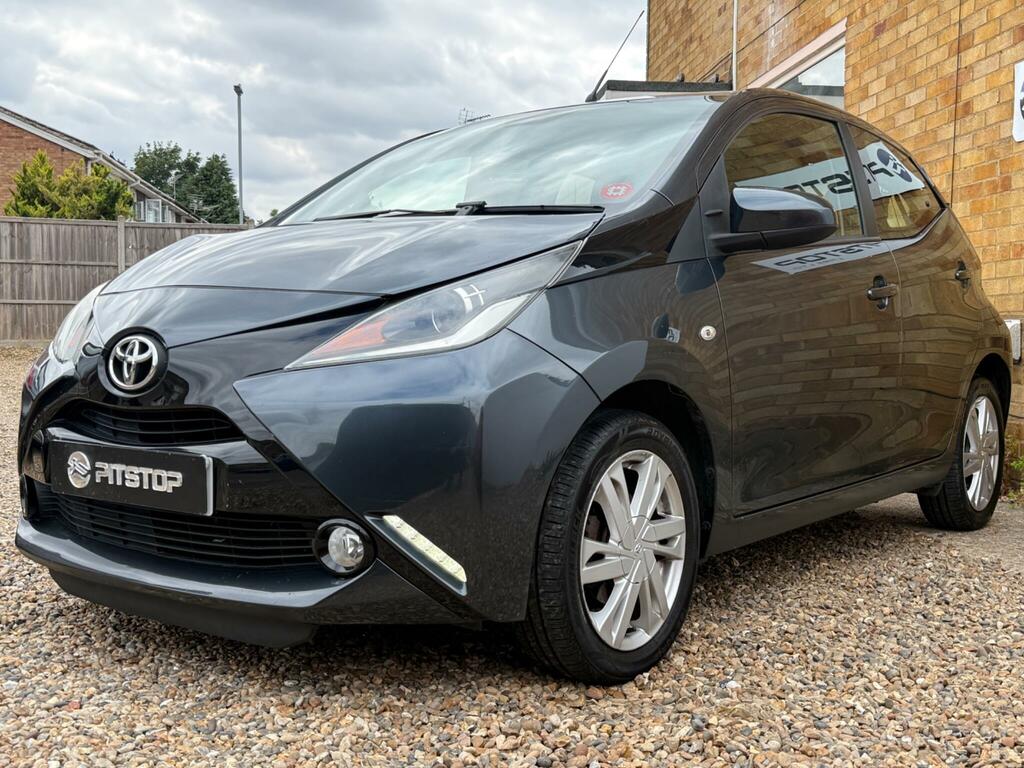 Toyota Aygo X X-pression Grey #4