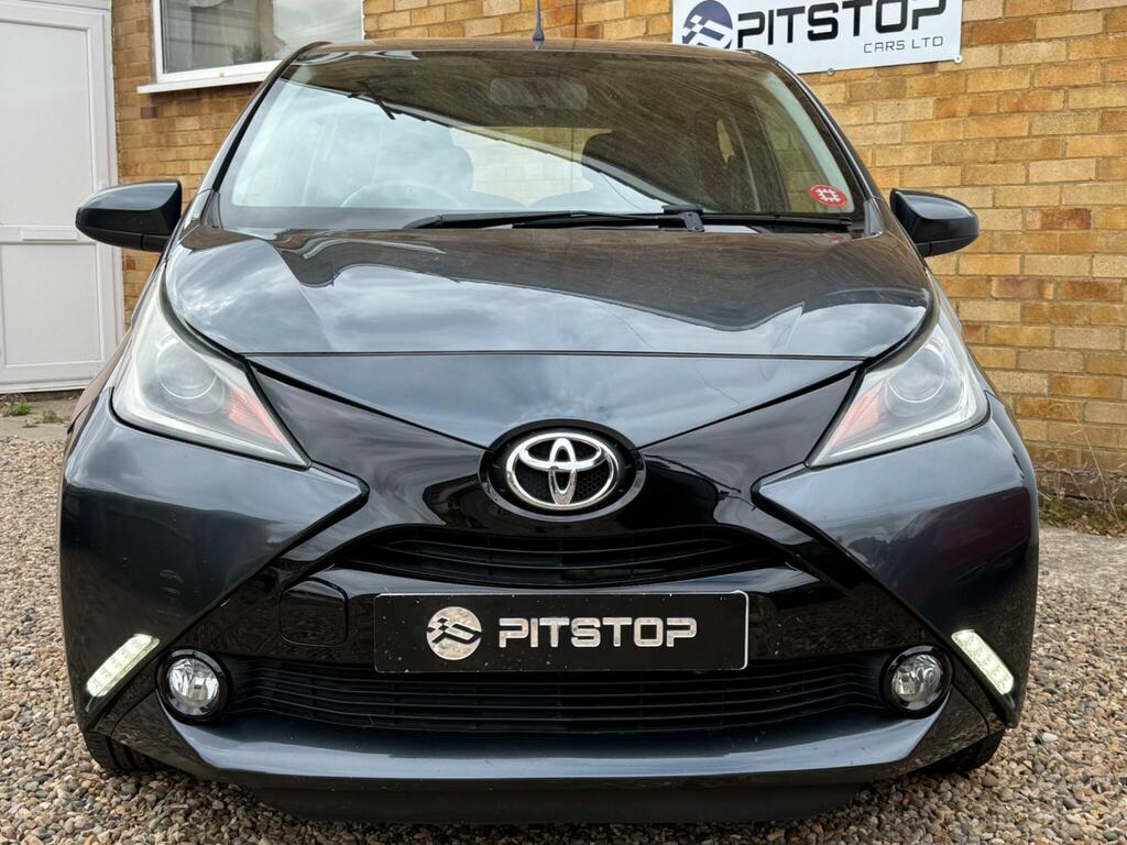 Toyota Aygo X X-pression Grey #3