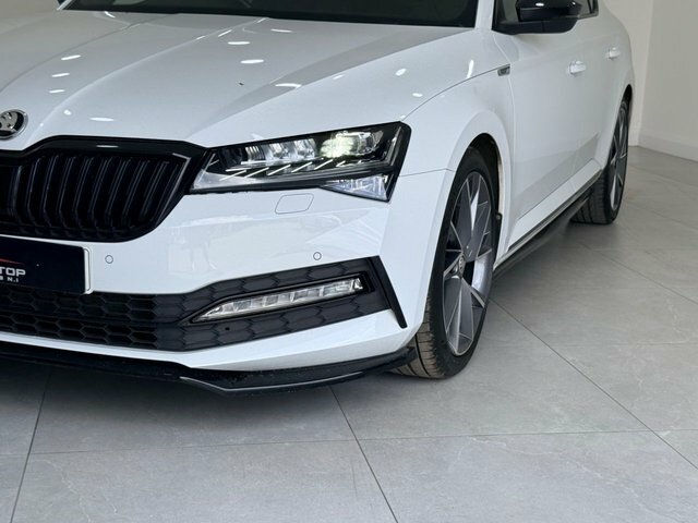 Skoda Superb Tsi Sportline Plus Hatchback White #3