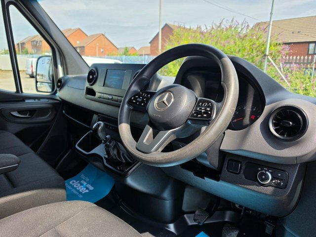Mercedes-Benz Sprinter 3.5T H2 Progressive Van White #19