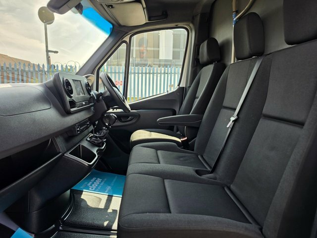 Mercedes-Benz Sprinter 3.5T H2 Progressive Van White #17