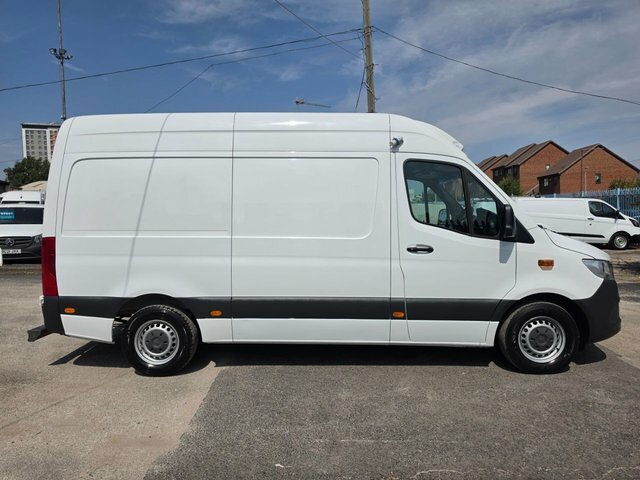 Mercedes-Benz Sprinter 2.0 315 Cdi Progressive Mwb Gah Chiller Rwd L2 H2 White