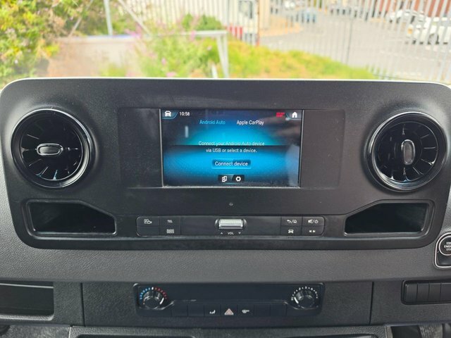 Mercedes-Benz Sprinter 3.5T H2 Progressive Van White #12