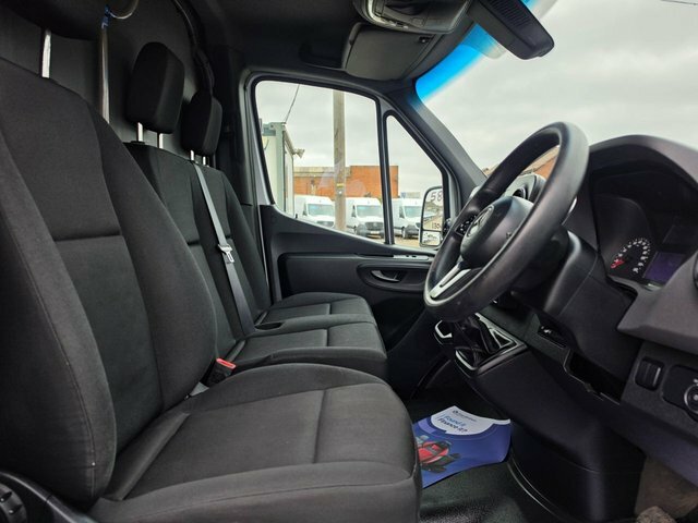 Mercedes-Benz Sprinter 3.5T H2 Progressive Van White #17