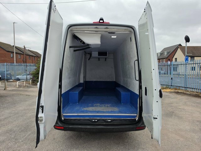 Mercedes-Benz Sprinter 3.5T H2 Progressive Van White #8