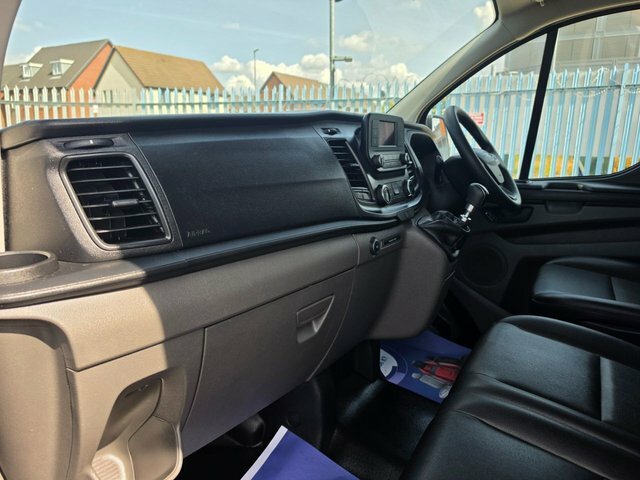 Ford Transit Custom 300 Ecoblue Limited 2.0 130Ps 2 Keys L2 H1 Lwb Wit Black #17