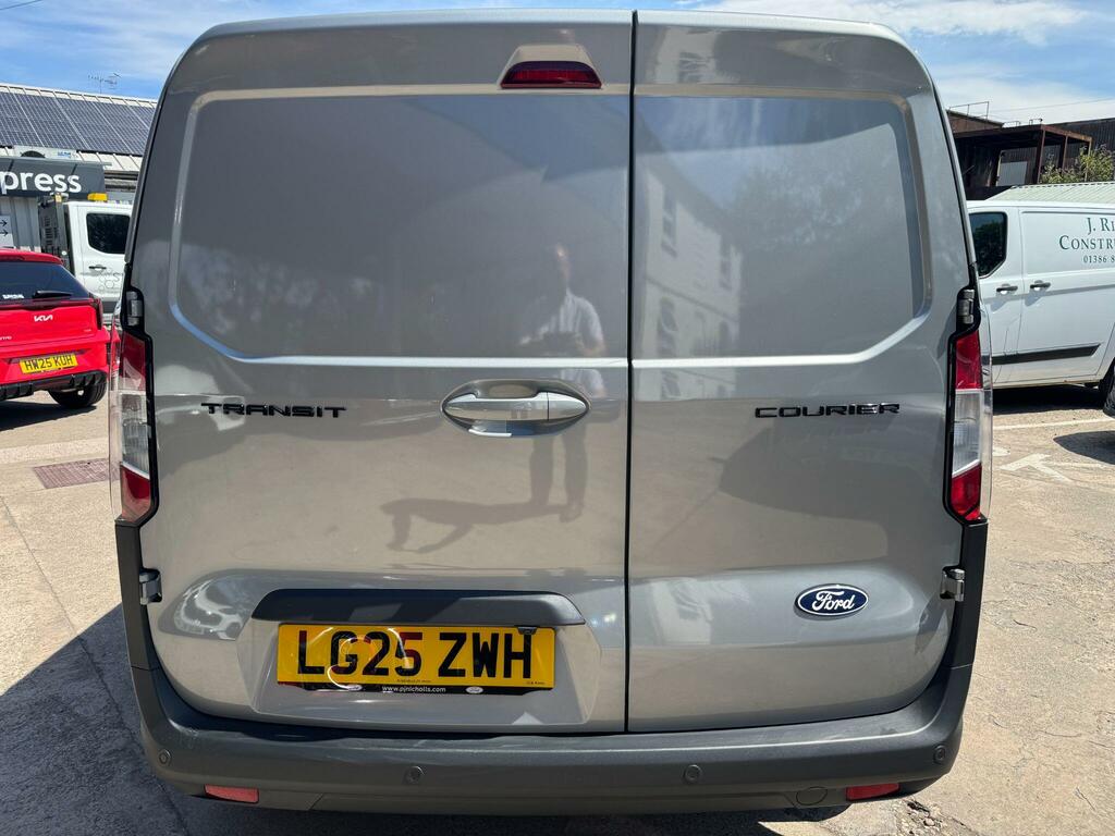 Ford Transit Courier 1.0 Ecoboost Limited Swb Euro 6 Ss LG25ZWH Silver #6