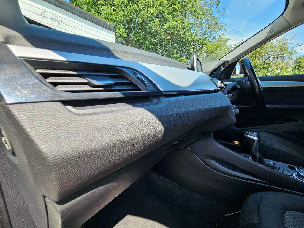 BMW X1 2L Xline Black #42