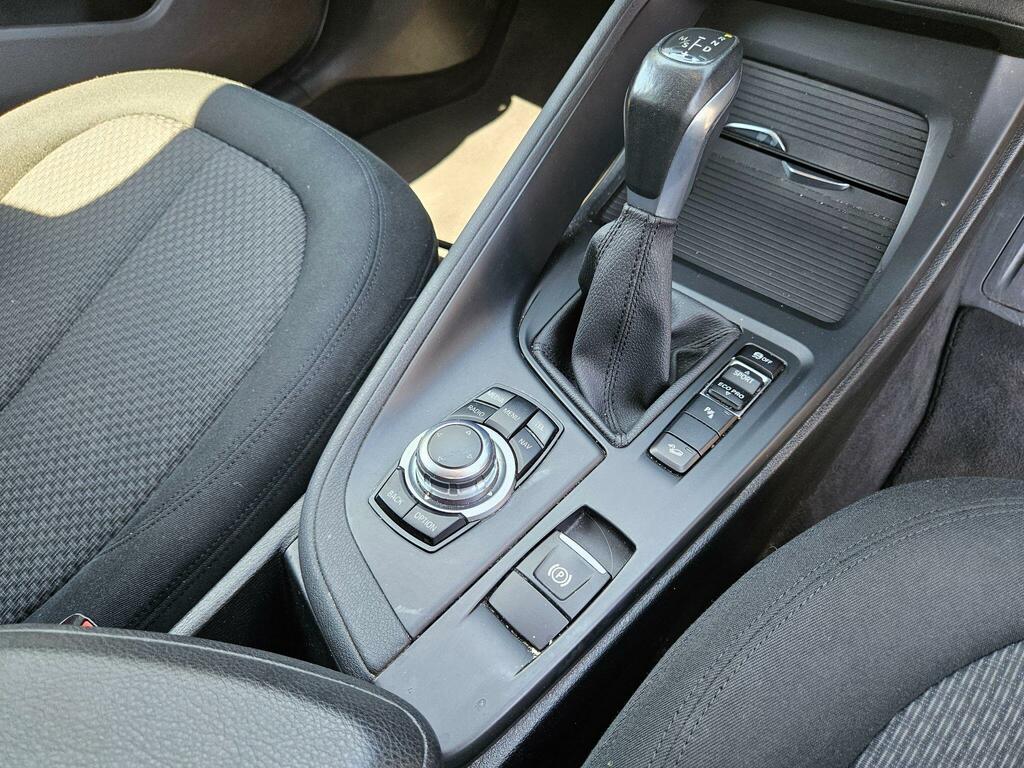 BMW X1 2L Xline Black #24