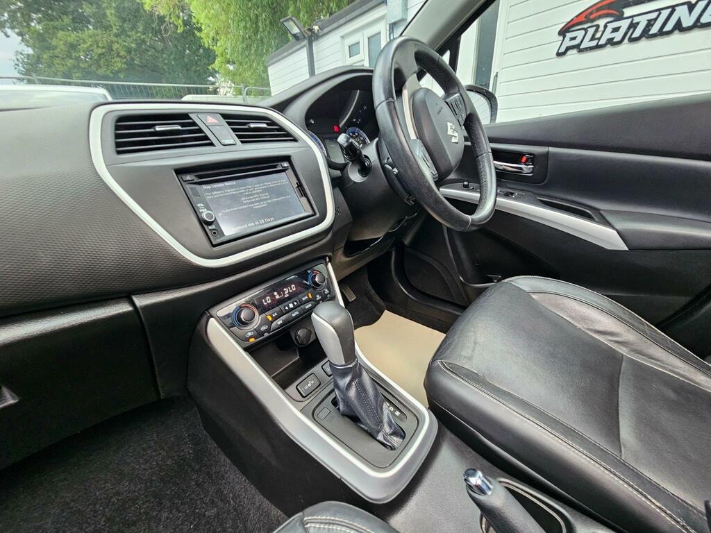 Suzuki SX4 S Cross S-cross White #12