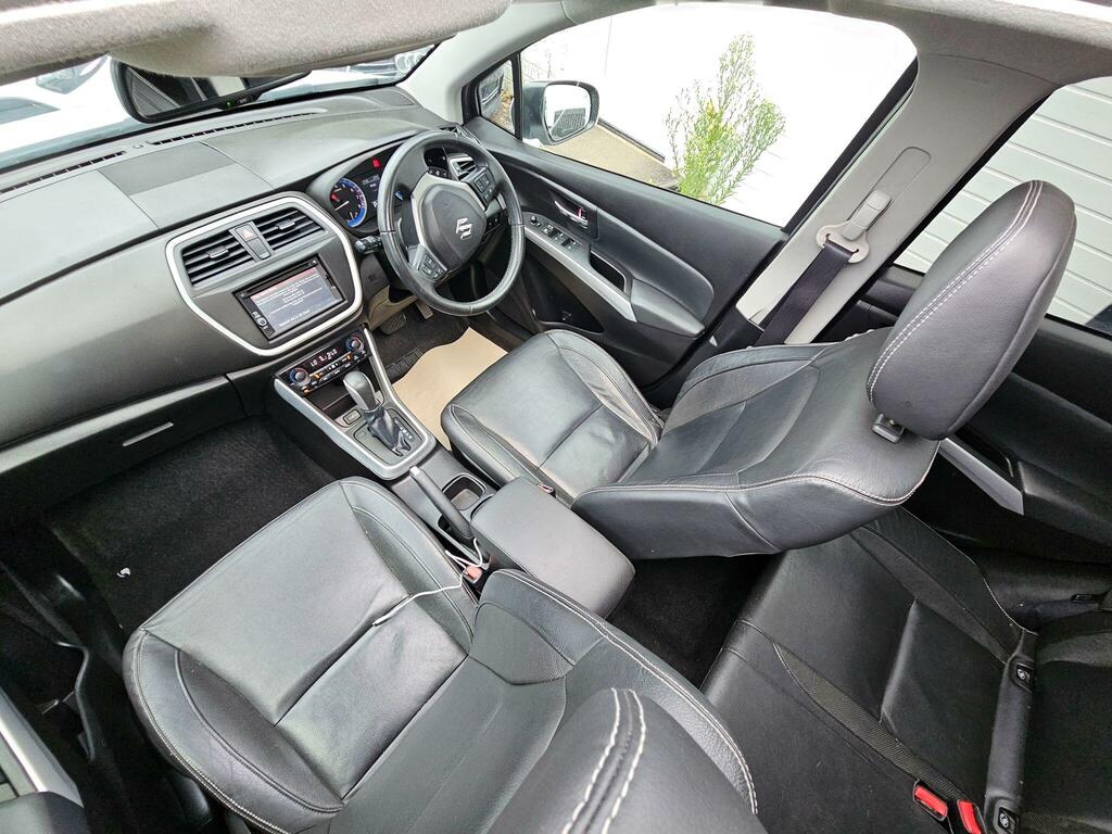 Suzuki SX4 S Cross S-cross White #9