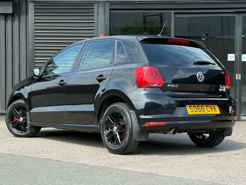 Volkswagen Polo 1.2 Tsi Bluemotion Tech SD66CVA Black #3